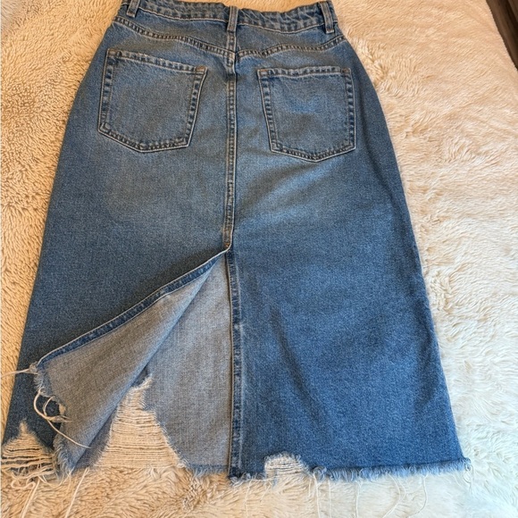 NWOT, Zara Blue Distressed Pencil Skirt - Picture 6 of 7